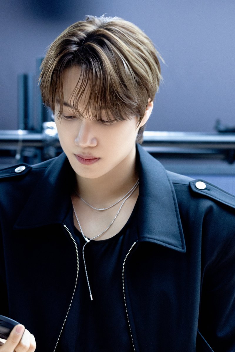 'KNOCK KNOCK!' tweet media