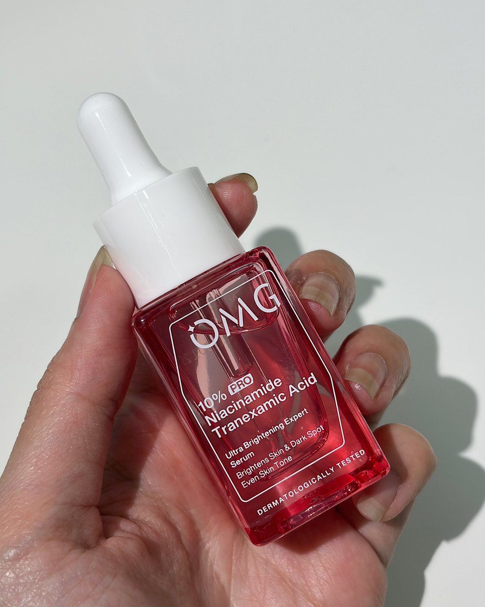 nna's tweet photo. say goodbye to dark spot bekas jerawat bandel berkat OMG brightening expert serum 😌

combo maut emg niacinamide + tranexamic acid tuh. cerahnya merata, kusamnya hempas ✨ #racuninskincare https://t.co/P5FyktyAm0