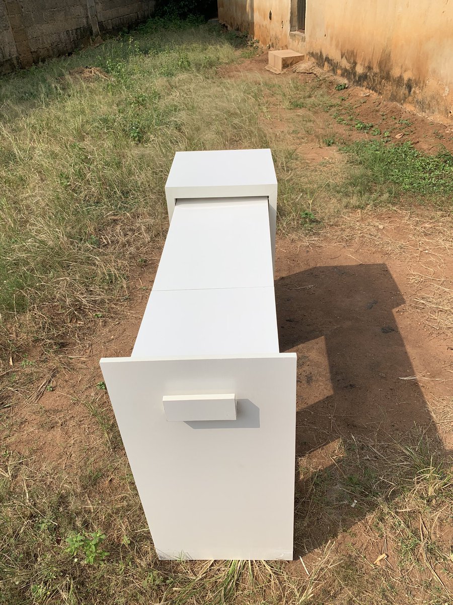 IsiomaDNigerian's tweet image. Retractable table straight from the factory