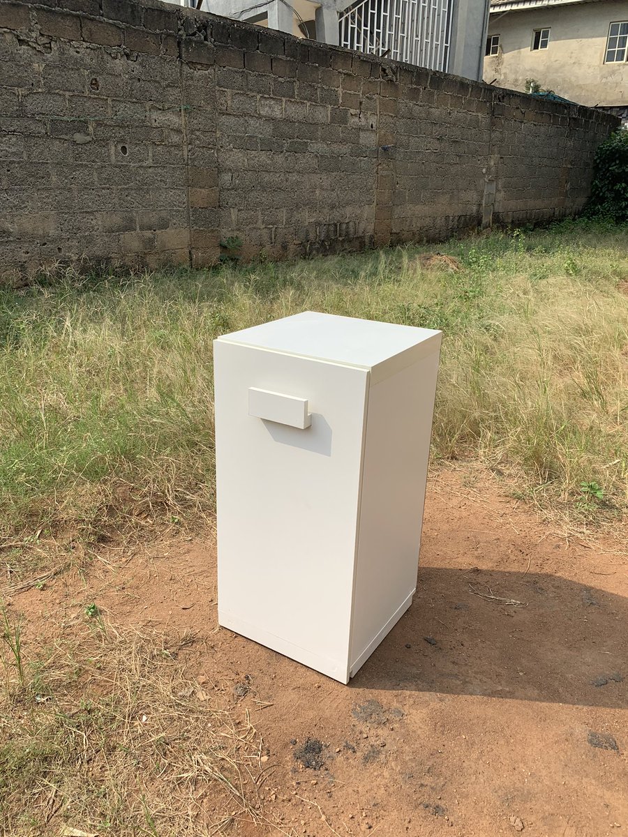 IsiomaDNigerian's tweet image. Retractable table straight from the factory