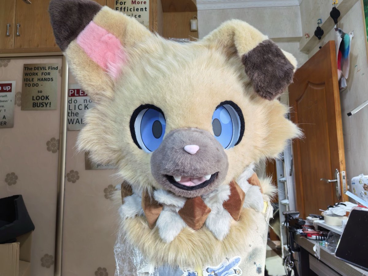 I forgot to take a picture of the commission before I left!🐶🐶
#Pokemom #Rockruff