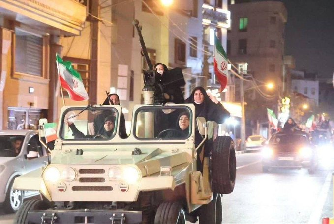 SMehreenZehra's tweet photo. This is now how Iranian women spend their nights in the Islamic Republic https://t.co/KGT8obhJpL