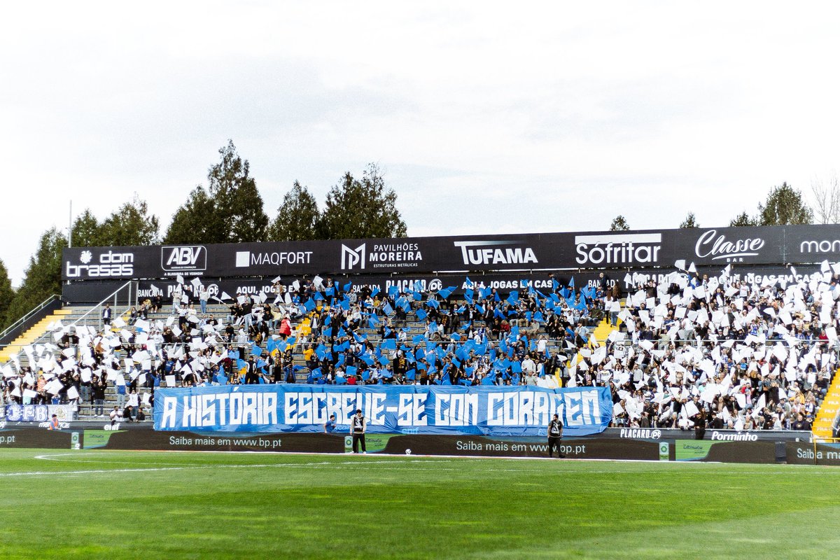 𝗔 𝘀𝗲𝗺𝗮𝗻𝗮 𝘁𝗲𝗿𝗺𝗶𝗻𝗮 𝗲𝗺 𝗰𝗮𝘀𝗮 🤍💙

🎫 Informações de bilhética para a receção ao Moreirense Futebol Clube para consultar em bit.ly/4vgAMQQ

⚪️🔵 #CapitulodeAmbicao #amordeperdicao #LigaPortugal #FCFMFC