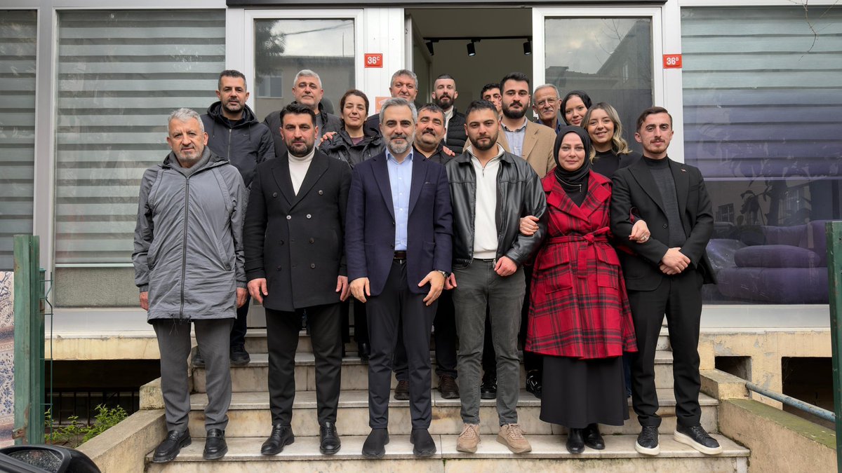 fatihakinnci's tweet photo. Önceki dönem gençlik kolları başkanımız @hakancosarr ı 
İlçe başkanımız @burakcifci34 ve teşkilat mensuplarımız ile iş yerinde ziyaret ettik.

@eyupkeles58 
@SedaBatal_24 
@yusuf_silkin 
@gulak58 
@Ugurakkaya66 
@atasehirakparti https://t.co/UASantpPBU