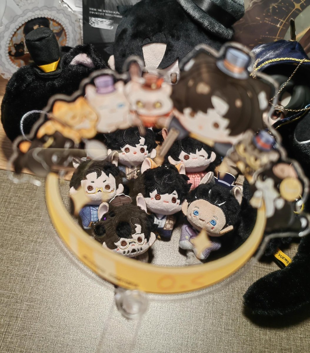 Orilootofficial's tweet image. I still got it, but I have to say—the quality control is just okay. When it arrives, you have to rua it, really rua it hard, or else it'll end up with a square face like in pics 2 and 3.🤣 #LordOfTheMysteries #Klein #Doll #SquareFace