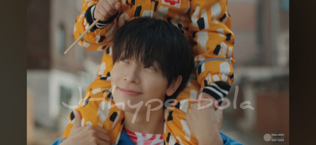 정말 동해 스타일이라서 너무 따뜻하고 위로가 되는 느낌이야 🌞

#동해 #DONGHAE
#ALIVE #Good_Day_MV시청인증