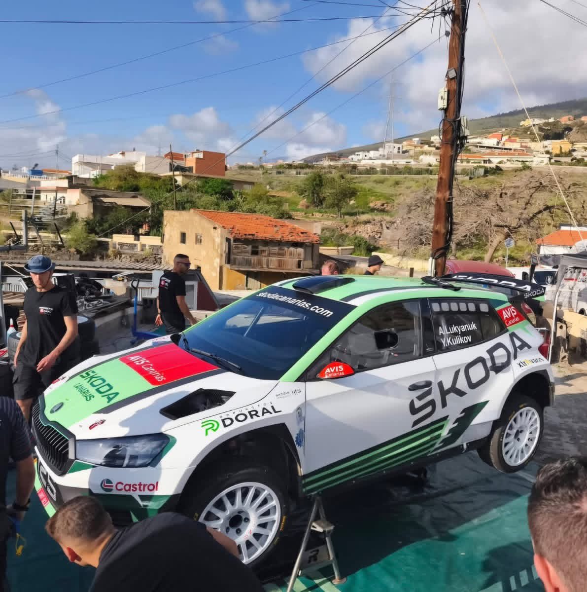 Haciendo test previos al rally por su cuenta.

En Skoda están haciendo las cosas muy bien eh, hay brotes verdes