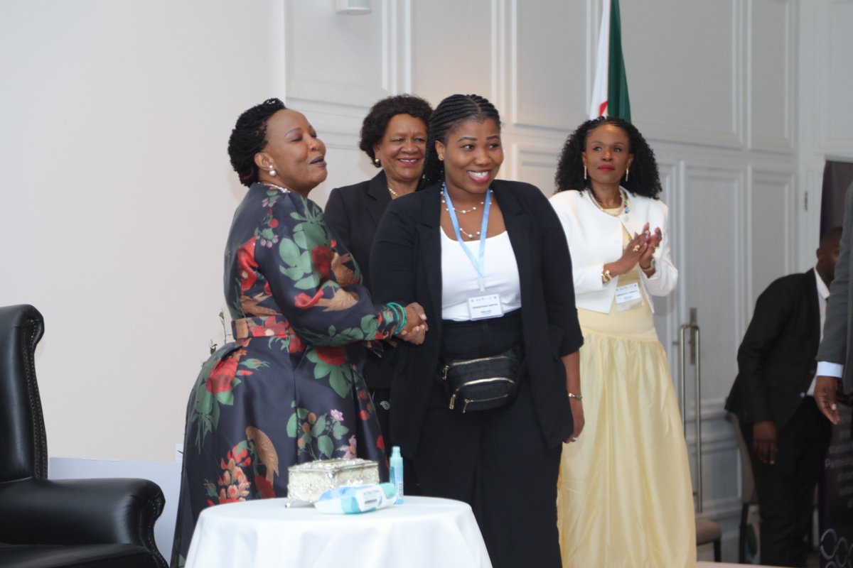 SWAOGH's tweet photo. As part of activities at the 2026 ISWA Africa Conference and Exhibition, @Zoomlionltd was honored with the distinct opportunity among a selected number of participants to present a special gift to Her Excellency Auxillia Mnangagwa following her address on stage.

#ISWAAfrica https://t.co/QnQtXTy56R