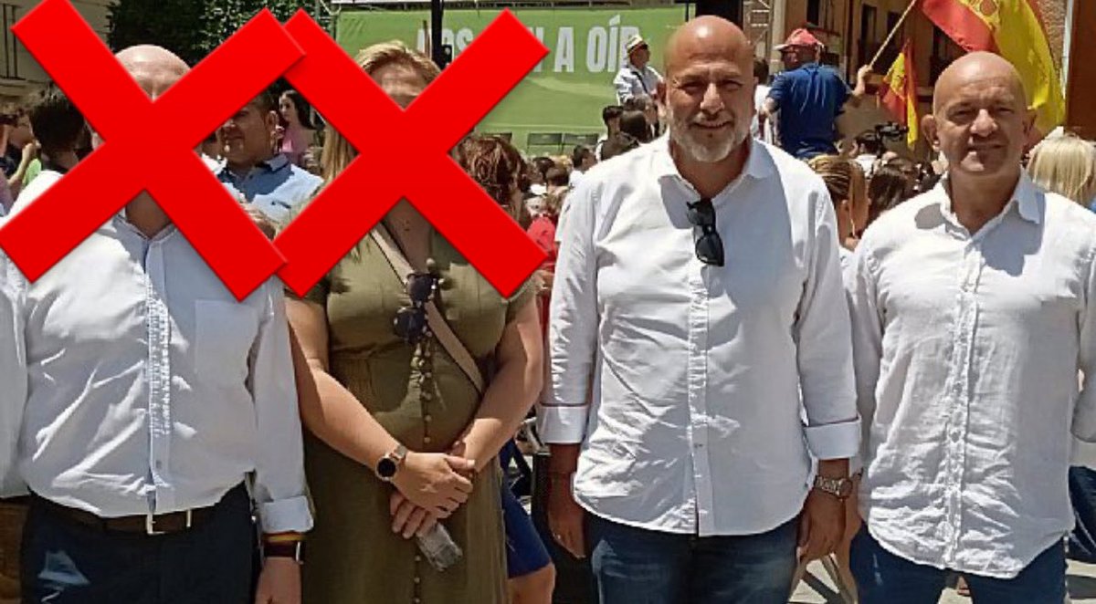 ArroyoFake's tweet photo. SOLO QUEDAN #CALVOX 👨🏻‍🦲👨🏻‍🦲 https://t.co/UrWPwwNhoK