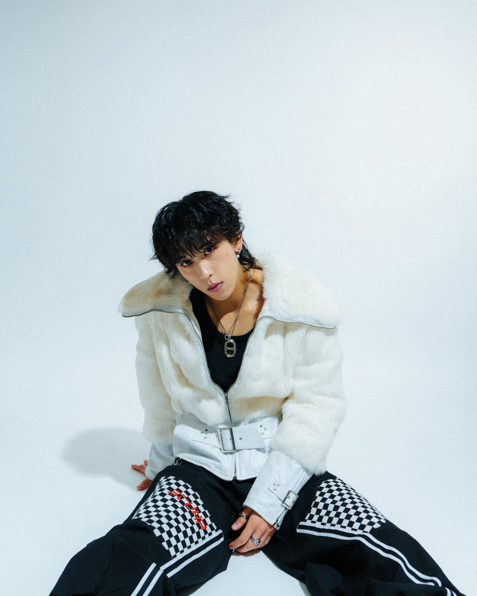 digle_tokyo's tweet photo. Ax11、2ndシングル「Dogenzaka」を配信。夢を追う中での孤独と葛藤をHip-Hop/R&amp;Bで描く

キャッチーなギターリフとスムースなビートのうえで、痛みや迷いを抱えながらも前を向いて進んでいく姿をリアルに描いた一曲 
https://t.co/DpBPYbyA8D https://t.co/oTPK4JNm5y