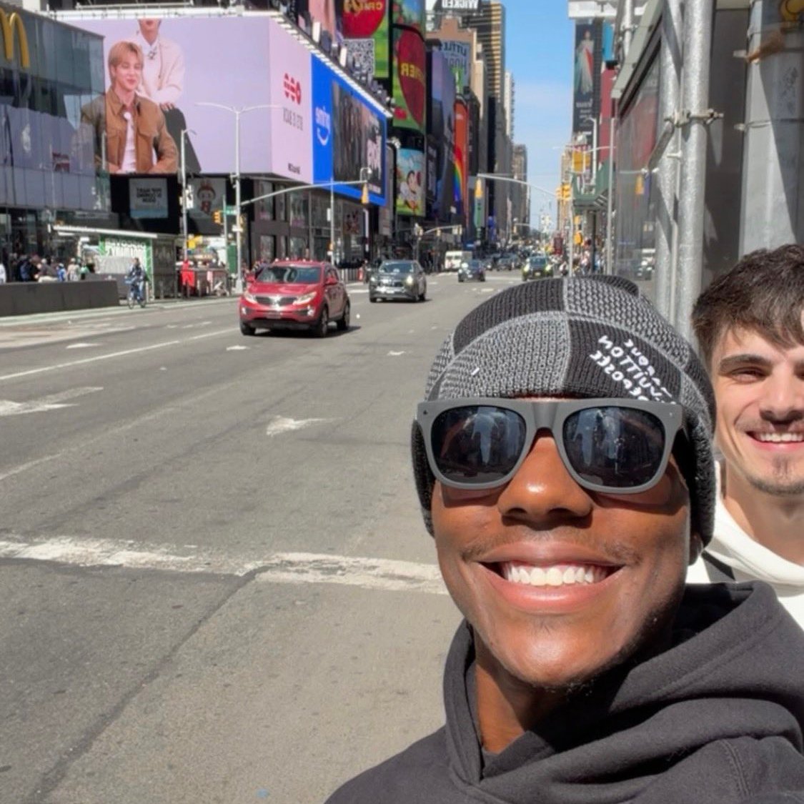 vict✧r tweet media