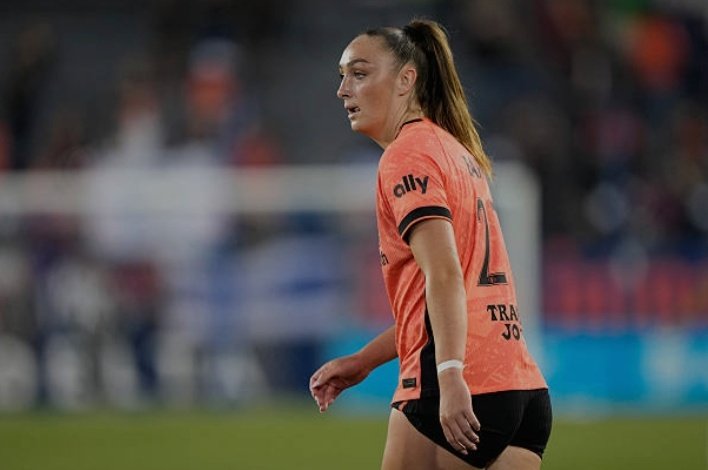 Freya Godfrey has withdrawn from the Lionesses squad with a shoulder injury and will remain at London City Lionesses for treatment. Keira Barry receives her first senior call-up to replace her. Niamh