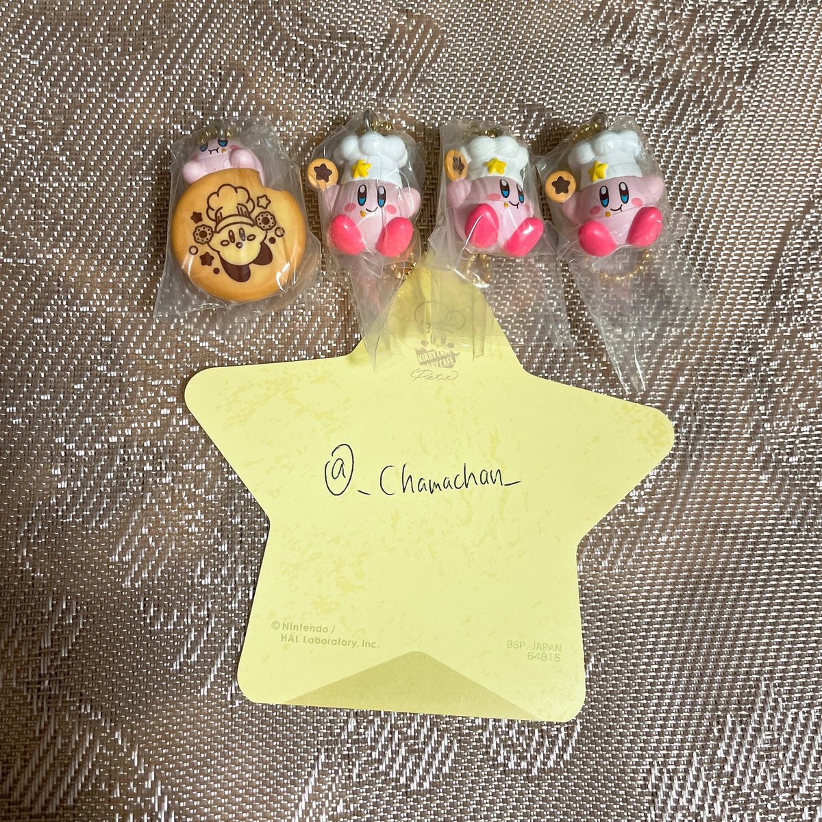 _Chamachan__'s tweet photo. @smr__zzz 初めまして。検索より失礼いたします。
当方画像のカービィビスケット、コックを所持しているのですが、すみれ様ご提示のワドルディ2点と2:2の交換は可能でしょうか？
フォロワー様ご優先のところ申し訳ございません。ご検討頂けますと幸いです。 https://t.co/Jja7TwTadC