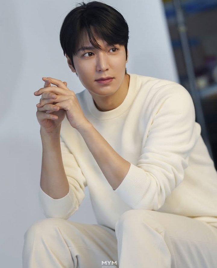 RubaMinoz's tweet image. @ActorLeeMinHo #actorleeminho #minho #minoz
Oppa ❤️❤️❤️❤️