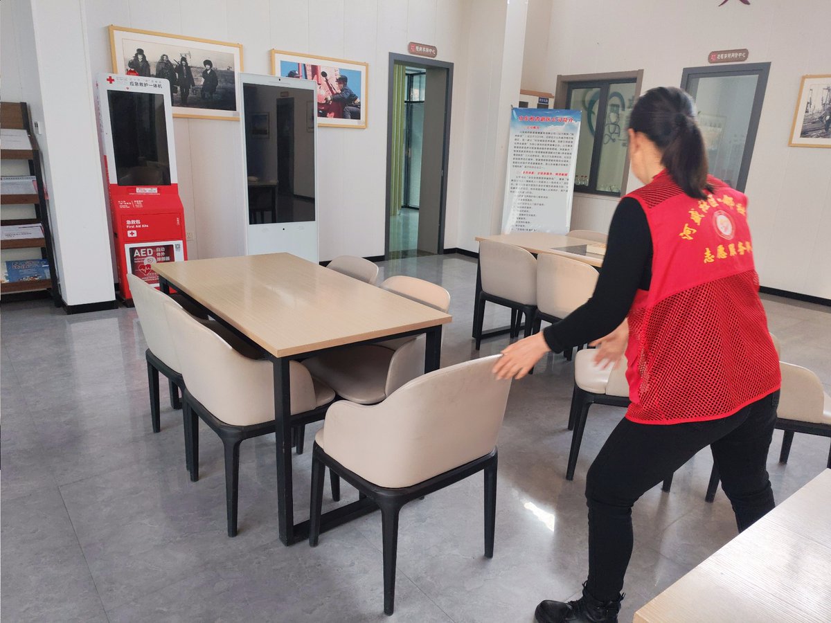 BScometospain's tweet photo. Spent the weekend sorting books for a local school library—helped organize 200+ titles u0026 chatted with kids about their favorite reads!  Every small act fuels big smiles. #VolunteerLife #CommunityLove https://t.co/V5oq5sgR1f