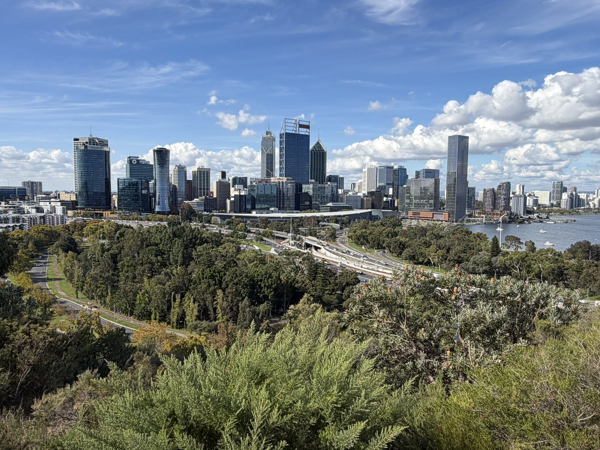 gdd2018's tweet photo. View of Perth from Kings Park and Botanic Garden. https://t.co/cXHjM3LeAr