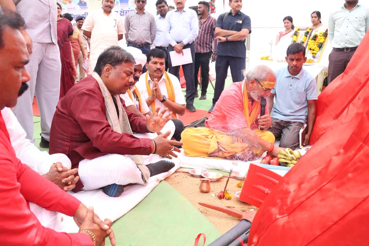 KedarKashyapBJP's tweet photo. नारायणपुर के विकास को नई गति!
आज नालंदा परिसर में नगरपालिका परिषद नारायणपुर क्षेत्रांतर्गत विभिन्न विकासकार्यों का विधिवत लोकार्पण एवं भूमिपूजन किया साथ ही सरकार की जनकल्याणकारी योजनाओं के लाभार्थियों को चेक एवं अन्य सामग्री प्रदान कर बधाई दी।
@narendramodi @AmitShah @NitinNabin @vishnudsai @BJP4India @BJP4CGState