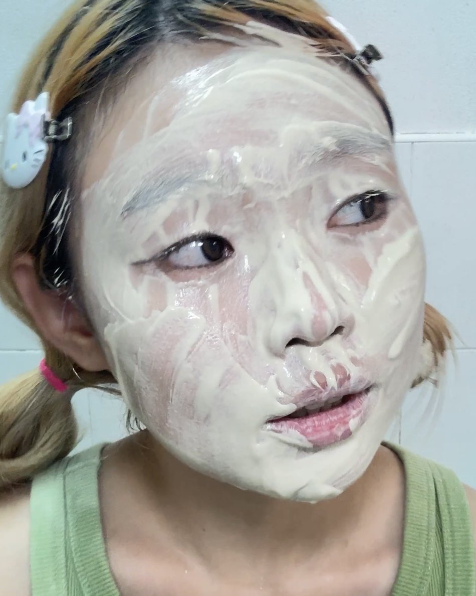 aaoemtii tweet media