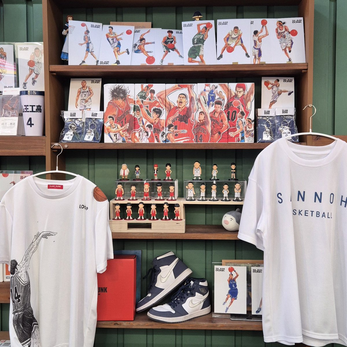 집가는 길에 우분투북스도 구경하고 왔다 소신이랑 딤섬관 때문에 이쪽 자주 오는데 지도 보니까 바로 건너편 골목에 있어서 당황; 덕분에 모처럼 읽을책도 사옴~