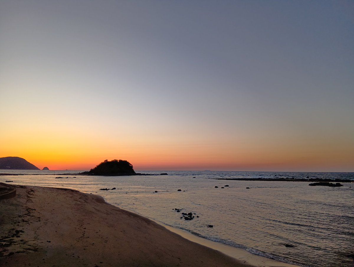 manposo's tweet photo. 窓の外にほっこり❤
時間を忘れてぼーっと…最高です!!

#志賀島 #満帆荘 #志賀島グルメ #志賀島ドライブ #オーシャンビュー https://t.co/eQ4nDbXA9J