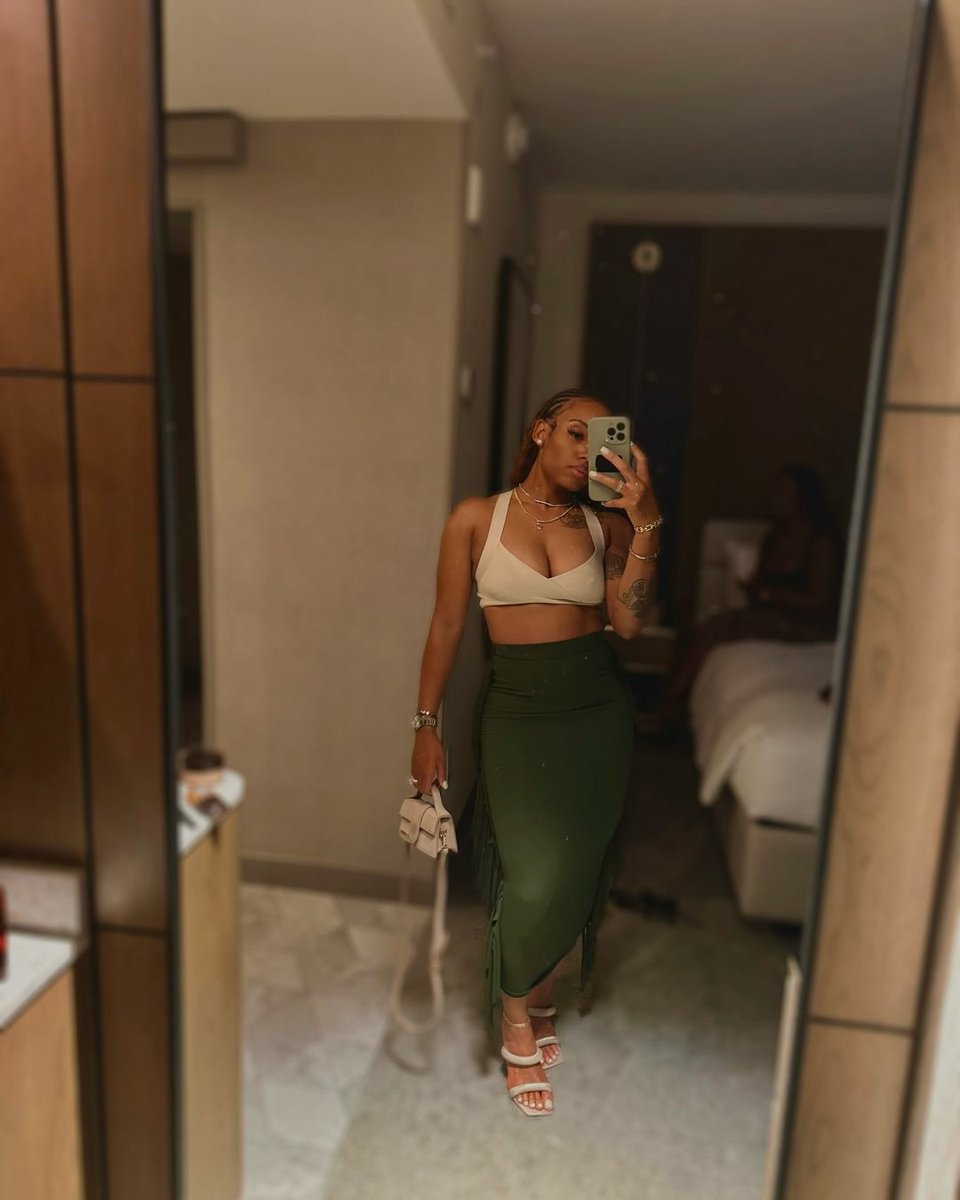 Alex Gage tweet media