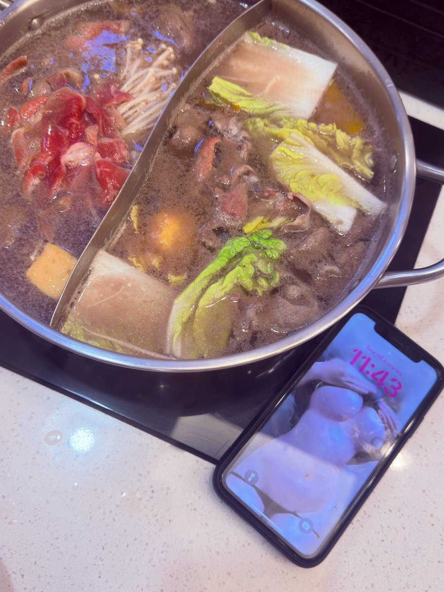 ball_onisuka's tweet photo. ชาบูสักมื้อ 🤤🤤 https://t.co/dB452ZC9Ob
