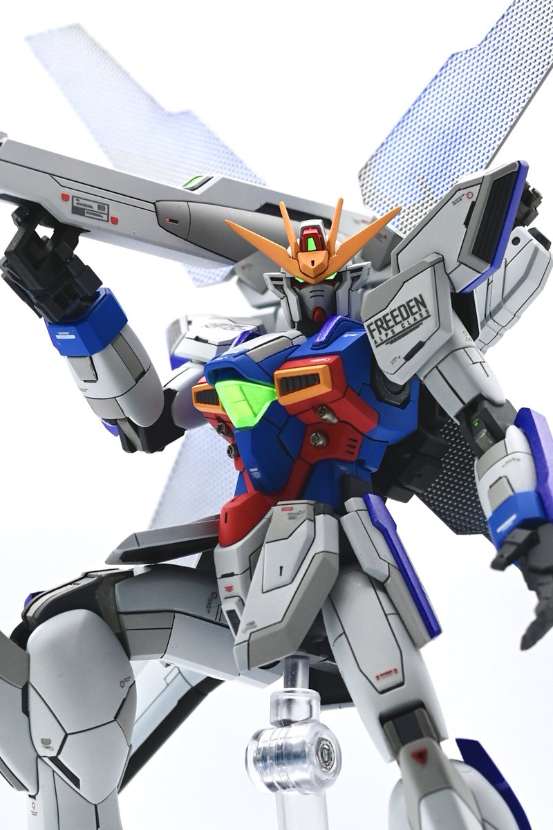 Junius86017245's tweet image. HGAW #ガンダムX

昨日の完成ポストにたくさんの反応をいただき、ありがとうございました🙏

リフレクターはスターブライトシルバーに蛍光クリアで発光表現！にしたんですが…
手元にあるブラックライトが小さすぎて撮影時はほとんどそれが実現できませんでした😭w

#ガンプラ #gunpla