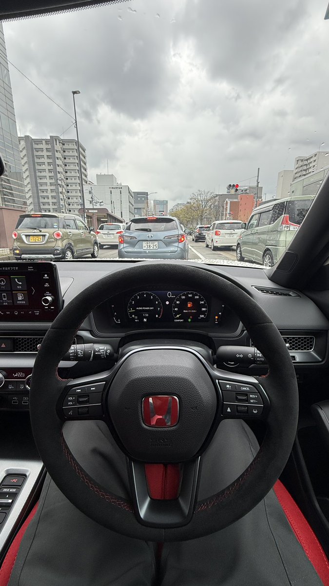 DPOP3's tweet photo. 金沢市、一生晴れない空の下、fl5、満を持して納車！長かった！ https://t.co/OxC9n7eiNa