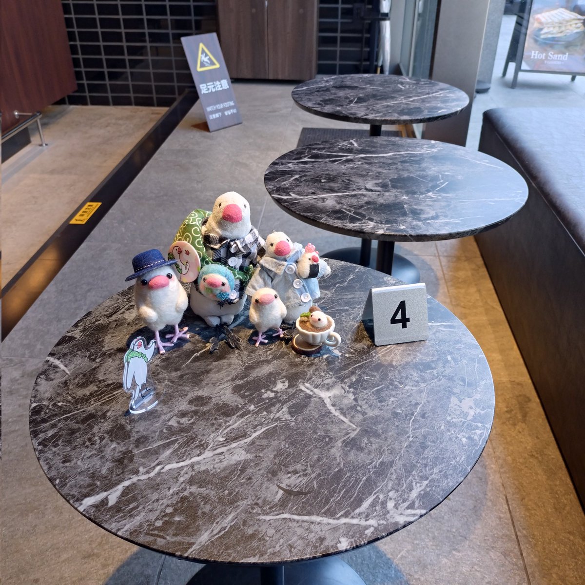 miyu_cyuncyun's tweet image. こんにちは😄🖐️

今日は仕事休み😄🖐️

LATTE MANIへ😄🖐️
今日はいつもと変えて出入り口すぐそばのソファシートでイートイン🖐️

外はお天気だけど気温が低めで風も冷たい1日でしたがカフェTimeを通じて身体をホッと温めました😊🖐️

#miyu holiday
#赤坂ｴﾘｱ
#LATTE ART MANIA TOKYO FUKUOKA