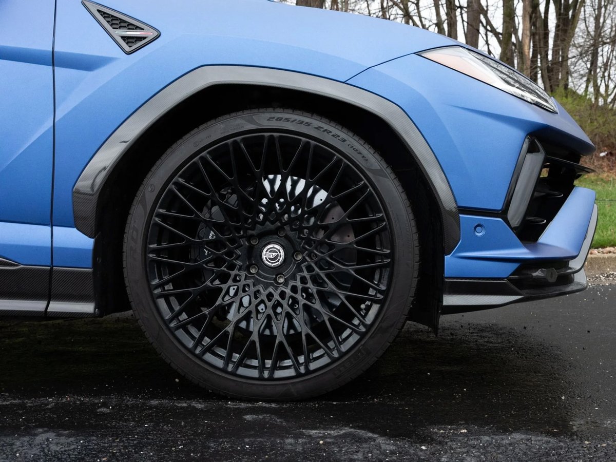 autochat360's tweet photo. Widebody Lamborghini Urus Performante 💙 https://t.co/tfmJmCyLdw
