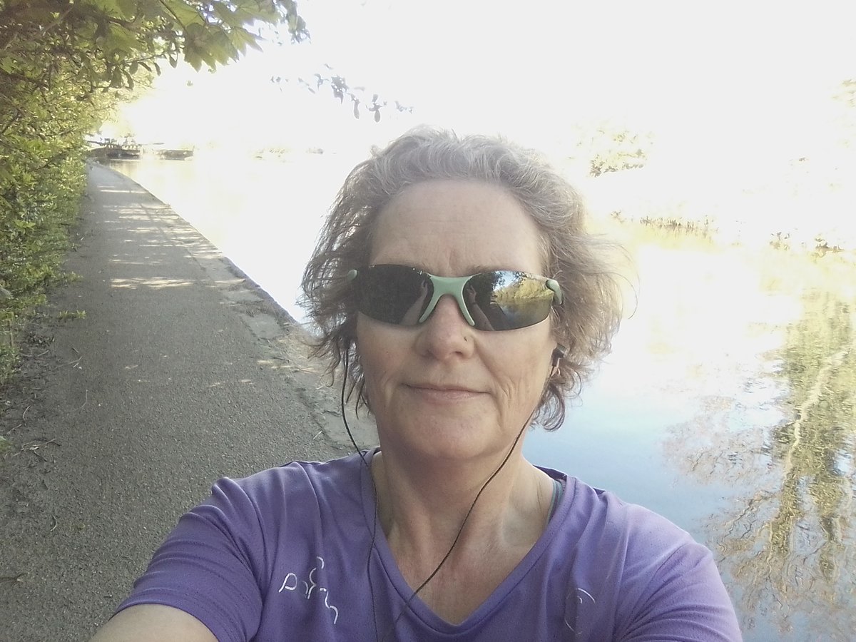 p_warrington's tweet photo. My workplace closes for six days over Easter ... so technically this was a 'weekend' run. 😊 Four gentle miles along the canal in the sun. 

Back to work tomorrow... https://t.co/x9Qvp5LFYb