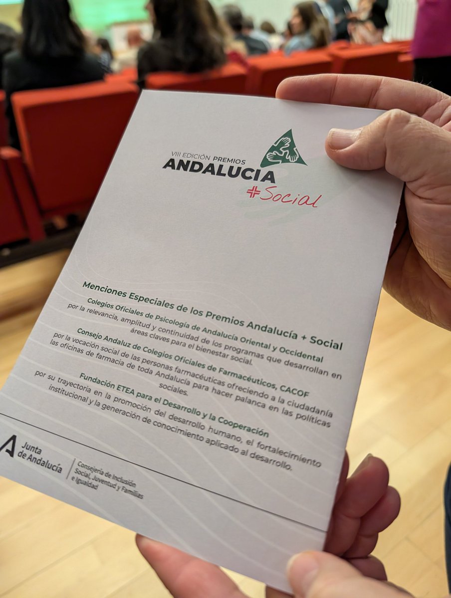 LoyolaResearch's tweet photo. La @FundacionETEA, Instituto de Desarrollo de la Universidad Loyola, recibe el Premio Andalucía +Social en la modalidad de cooperación internacional 🌍 Un reconocimiento al trabajo por el desarrollo humano y la justicia social. ¡Enhorabuena! Gracias a @igualdadAND https://t.co/hBMALsOsGd
