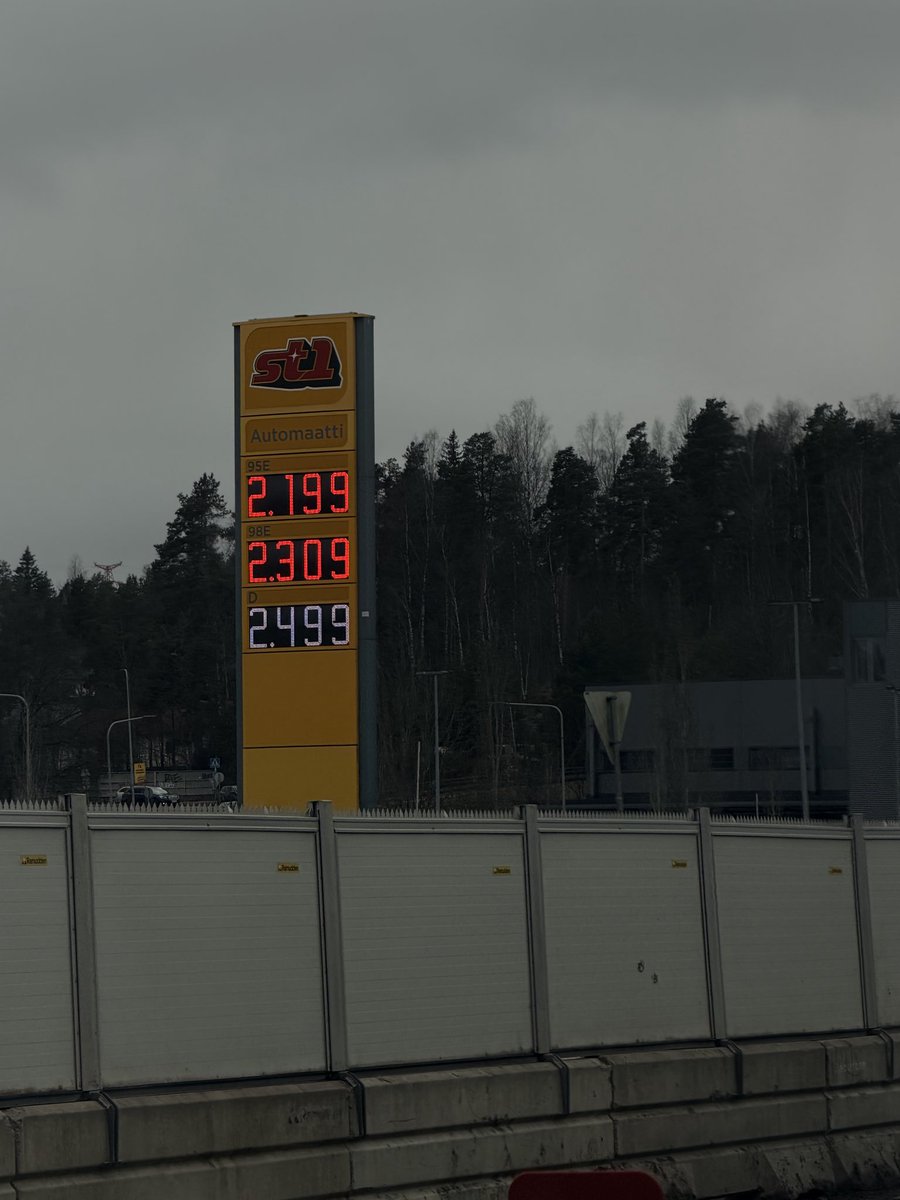 Alwaysright tweet media