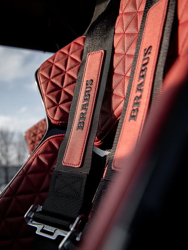 recaroauto's tweet photo. No limits. Pure adrenaline. ποΈπ₯
The 900 HP @BRABUS CRAWLER is an open-air beast built for the extreme. To anchor the driver, it features our RECARO Podium shell seats. Engineered for the desert. ποΈπ¨
πΈ: @brabus
#RECAROAutomotive #RECARO #RECAROPodium #BRABUS #CRAWLER #Offroad https://t.co/CTLrozFTk8