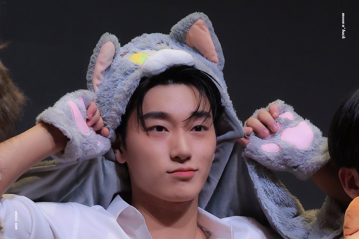 moon n' back tweet media