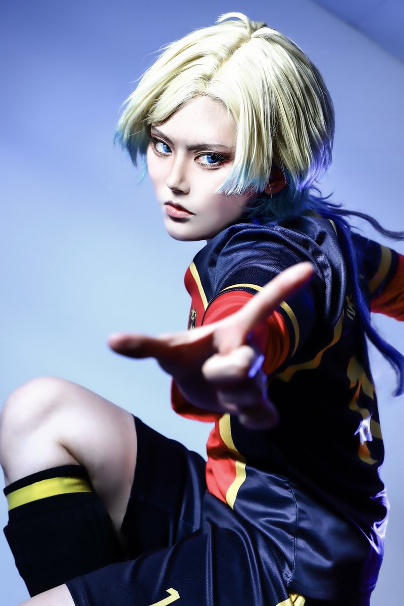 リア@5/6西1 タ34b tweet media