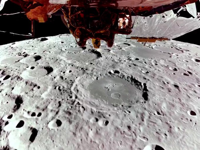 zaviews's tweet photo. What Artemis II's Lap Around the Moon Really Felt Like https://t.co/FImcz4snYB #ArtemisII #NASA #MoonMission #SpaceExploration #OrionSpacecraft #DeepSpace #HumanSpaceflight #TheOverviewEffect #Science #Technology #Innovation #2026Space #LunarGateway #NextFrontier #SpaceX https://t.co/aVXEyzlIlG