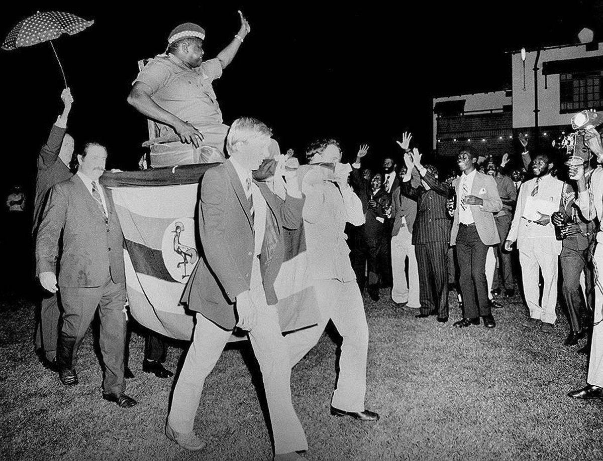 BantuBold's tweet photo. Idi Amin is known to have written love letters to the Queen of England stating he wanted to be King of Scotland.
He declared himself 'Conquerer of the British Empire'. To show his might, he asked British investors to carry him on their shoulders and even kneel before him when he addressed them.