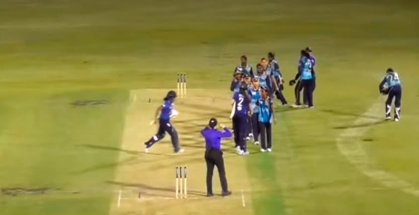 DanuskaAravinda's tweet photo. 🇱🇰 Sri Lanka W U19 beat England W U19 by 52 runs
Sri Lanka W U19 : 170/10
England W U19 : 118/10
Aseni Thalagune 3/11 (9.1)
Chamodi Praboda 3/13 (10)
#sportspavilionlk #danushkaaravinda #SLU19 #EngU19 #fypシ゚viralシfypシ゚viralシalシ https://t.co/3qRMQCdAgJ