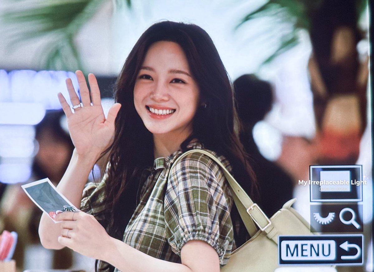 260407 

#김세정 #KIMSEJEONG
#세정 #SEJEONG
