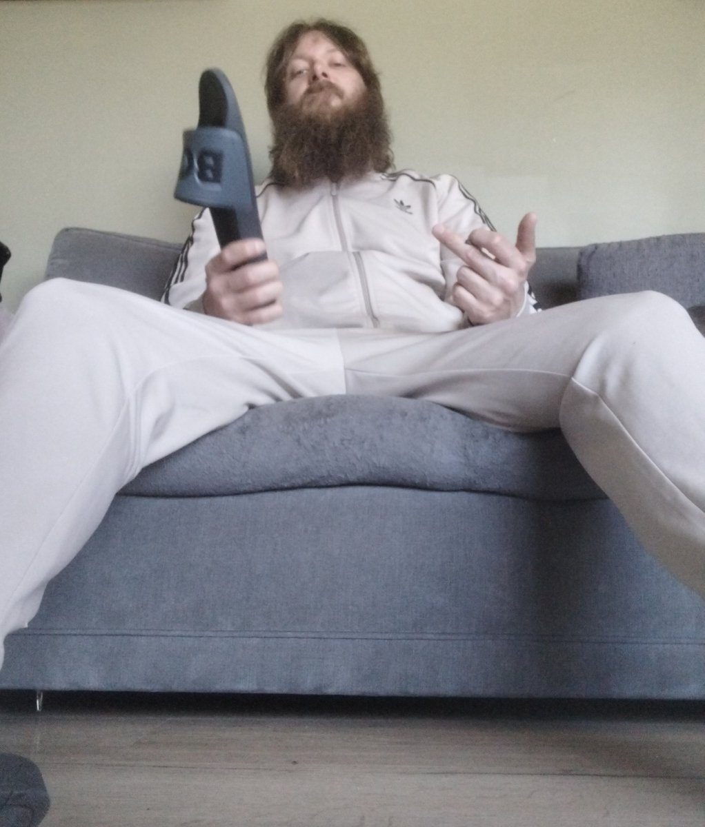 MasterHOUSTON1's tweet photo. In the mood to slap a cunt with my slider till its all red https://t.co/4nPOTHVB3Z