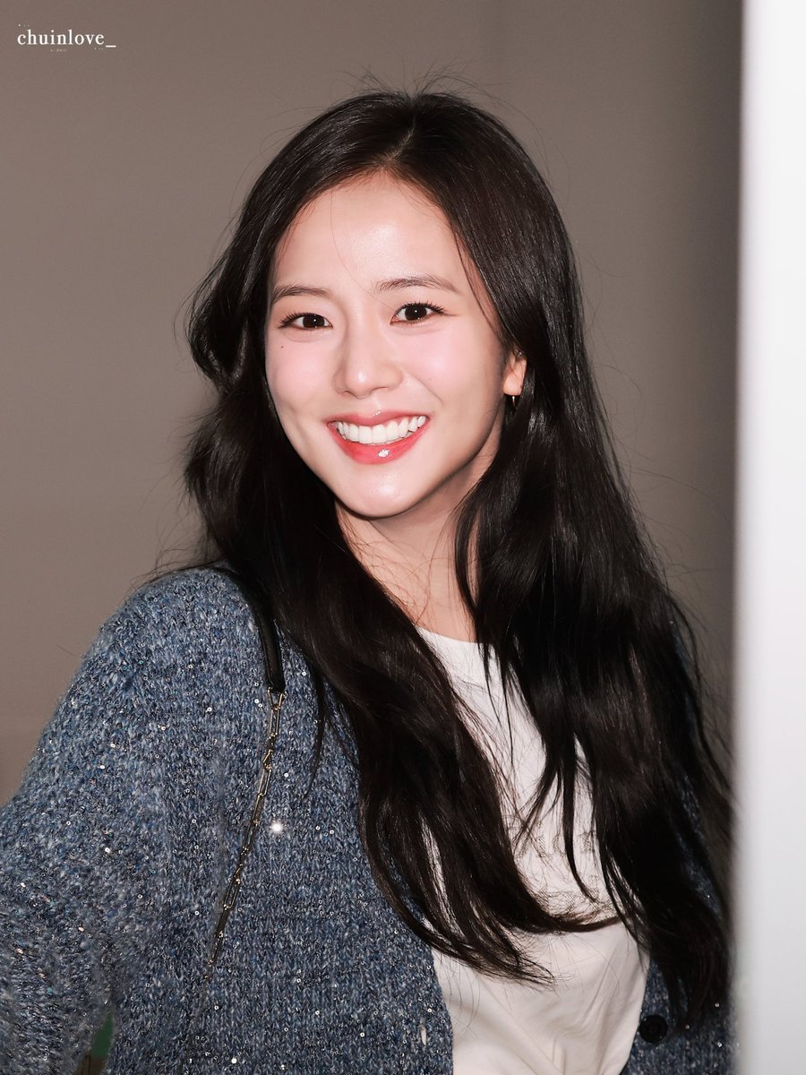 saturn_103 tweet media