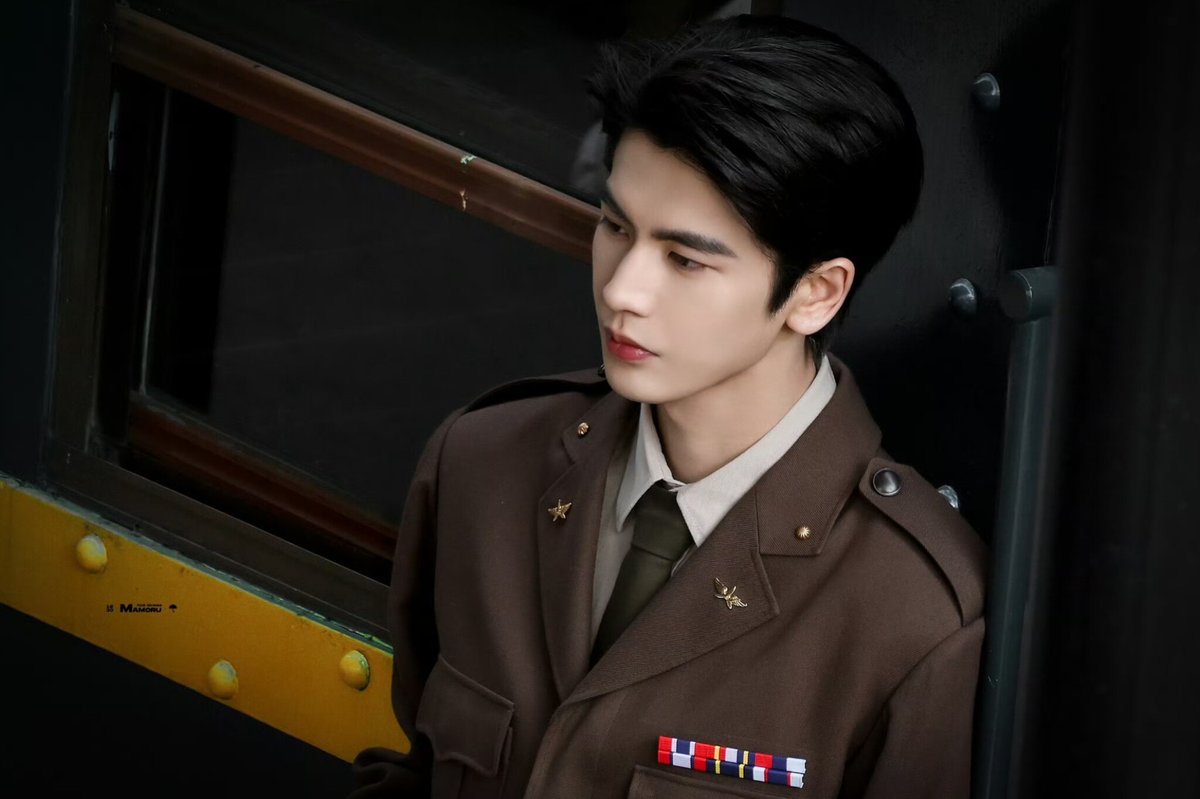 1230kkii's tweet photo. 다들 기다리는 저일초과화 

🖤

#장릉혁 #Zhanglinghe #张凌赫 #จางหลิงเฮ่อ 
#这一秒过火 #Overdo https://t.co/4Onm5X6vLj