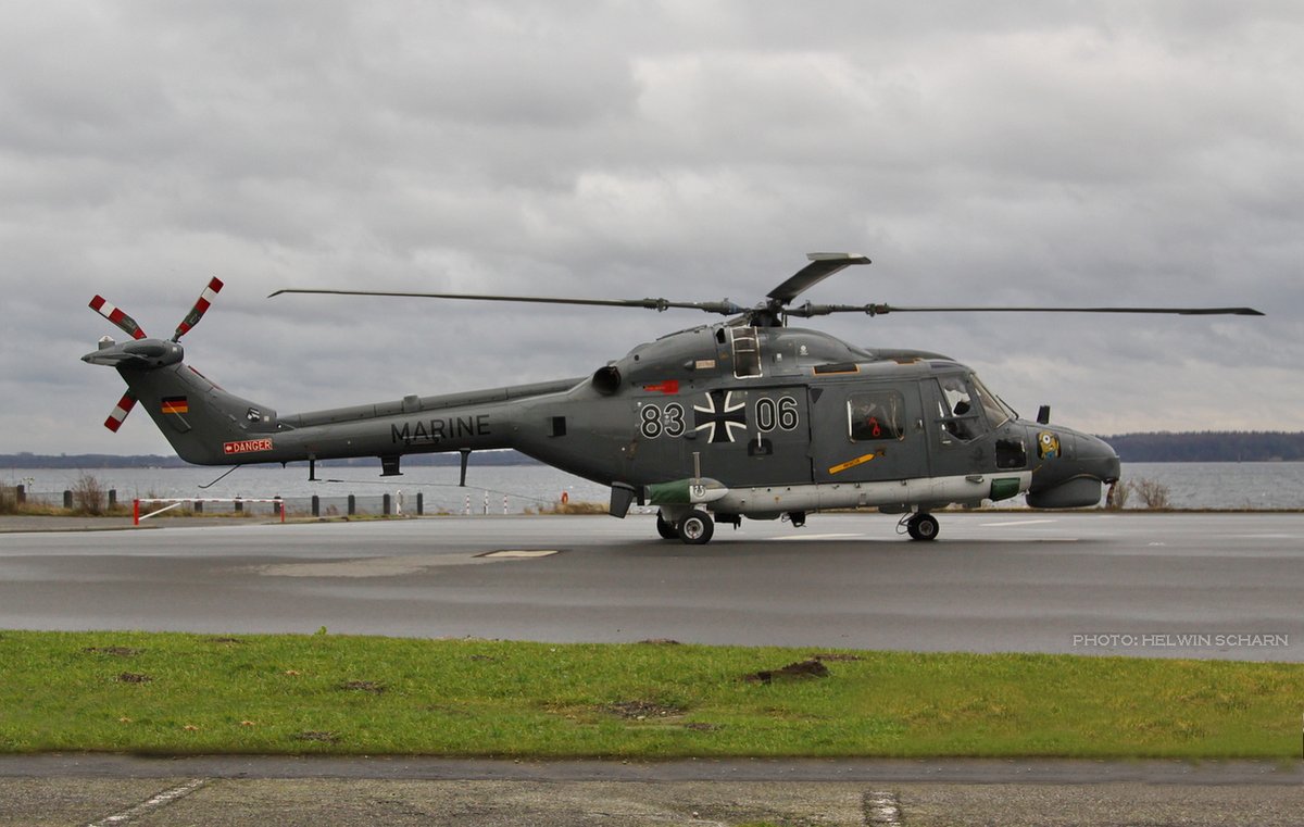 ScharnHelwin's tweet photo. Der zweite #SeaLynx (83+06) hat das #MFG5 heute für immer verlassen. (Photo Archiv Scharn) #Marineflieger https://t.co/uiysATWXFz
