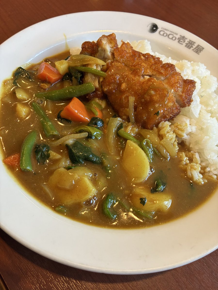 しっかりトッピングしました🫡
パリパリチキンとやさいとほうれん草🍗
カレーを食べてパワーアップです🙌

#CoCo壱