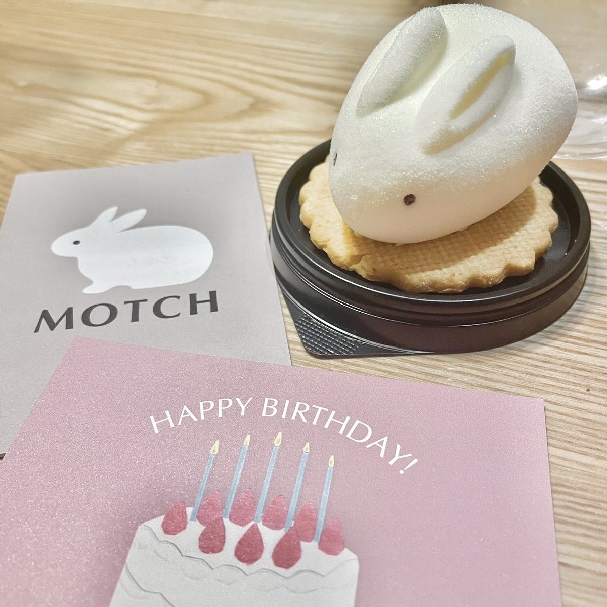 MeaS68's tweet photo. ｵﾈｰﾁｬﾝの誕生日にプレゼントで贈った
ｳｻﾁｬﾝあまりにもかわいすぎる🐰
※宅配のため私は食べられない
※写真だけもらった https://t.co/1ImzsBgu6Q