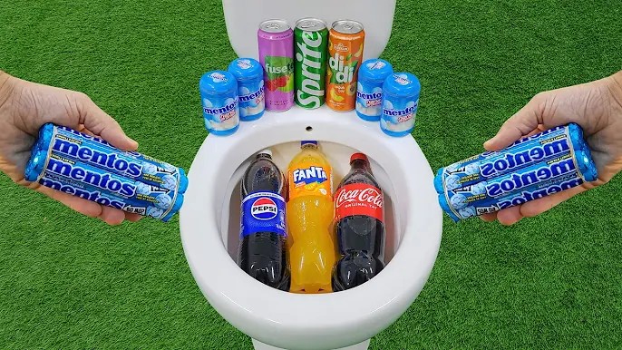 Shayrad_Azavan's tweet image. Jinnah putting punjabis pashtuns biharis baloch and bengalis in the same country