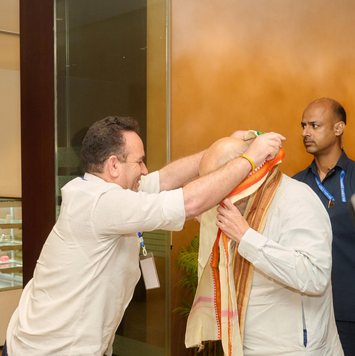 Sunil_SharmaBJP's tweet photo. Received the Hon'ble Home Minister of India, Shri @AmitShah Ji, in #Assam. Had an indepth discussion on our key strategies and organizational preparedness for the ongoing Assam Assembly elections. His guidance have further energized our karyakartas on the ground. https://t.co/ayiaSFvGTl