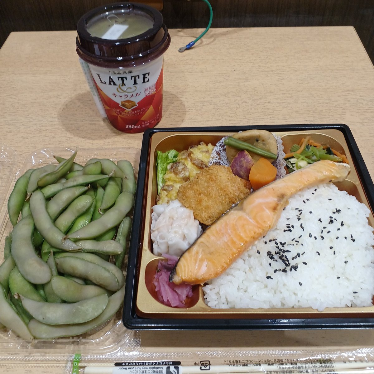 ババアはイソジン代わりにジャックダニエルでうがいをするからディナーは幕の内と枝豆よ❤️