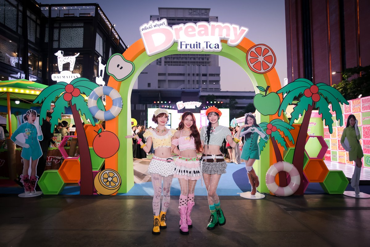 dreamymix_th's tweet image. รวมภาพบรรยากาศบางส่วน ในงาน Dreamy Fruit Tea X PiXXiE ซัมเมอร์ เวอร์สุดมิกซ์  ขอขอบคุณแฟนคลับๆทุกท่าน ที่มาร่วมสนุกสุดเวอร์ด้วยกันในงานนี้ 🫶💫

หวังว่าโอกาสหน้าเราจะได้เจอกันอีกนะคะ ฝากDreamy Fruit Tea  ไว้ในหัวใจทุกคนด้วยน้าา อร่อย สดชื่น มีประโยชน์ แถมหาซื้อง๊ายง่ายย ✨️🎉